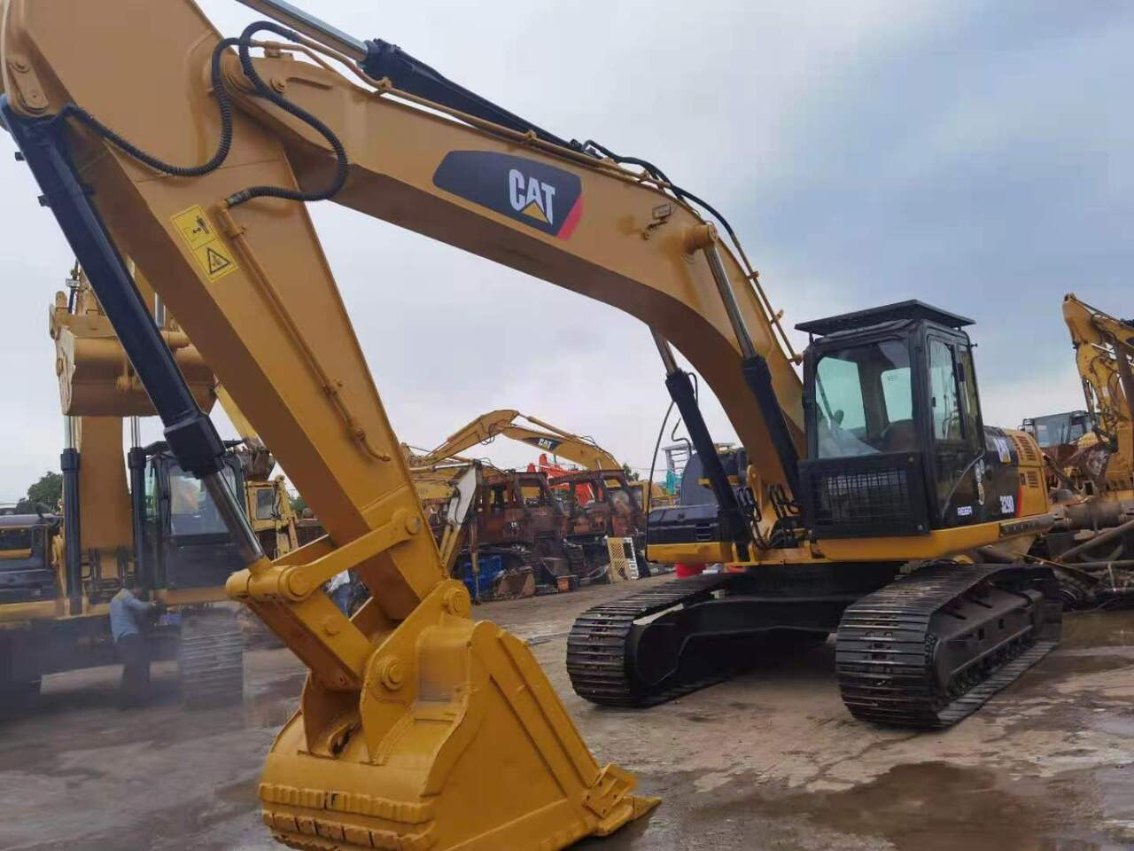 CATERPILLAR 329D - Pelle sur chenille: photos 1 CATERPILLAR 329D - Pelle sur chenille: photos 1