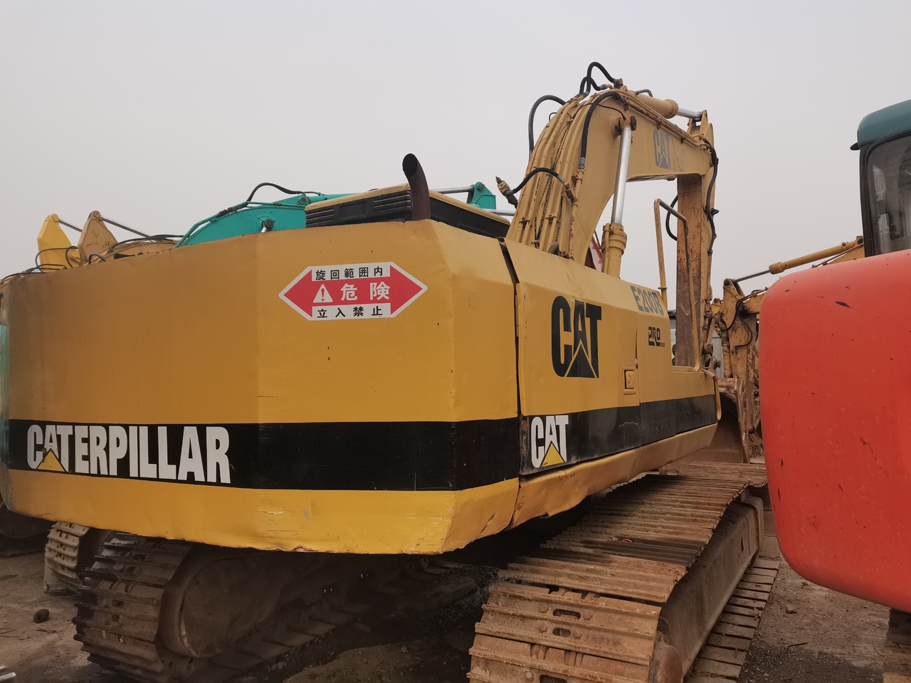 CATERPILLAR CAT-E200-excavator - Pelle sur chenille: photos 3 CATERPILLAR CAT-E200-excavator - Pelle sur chenille: photos 3