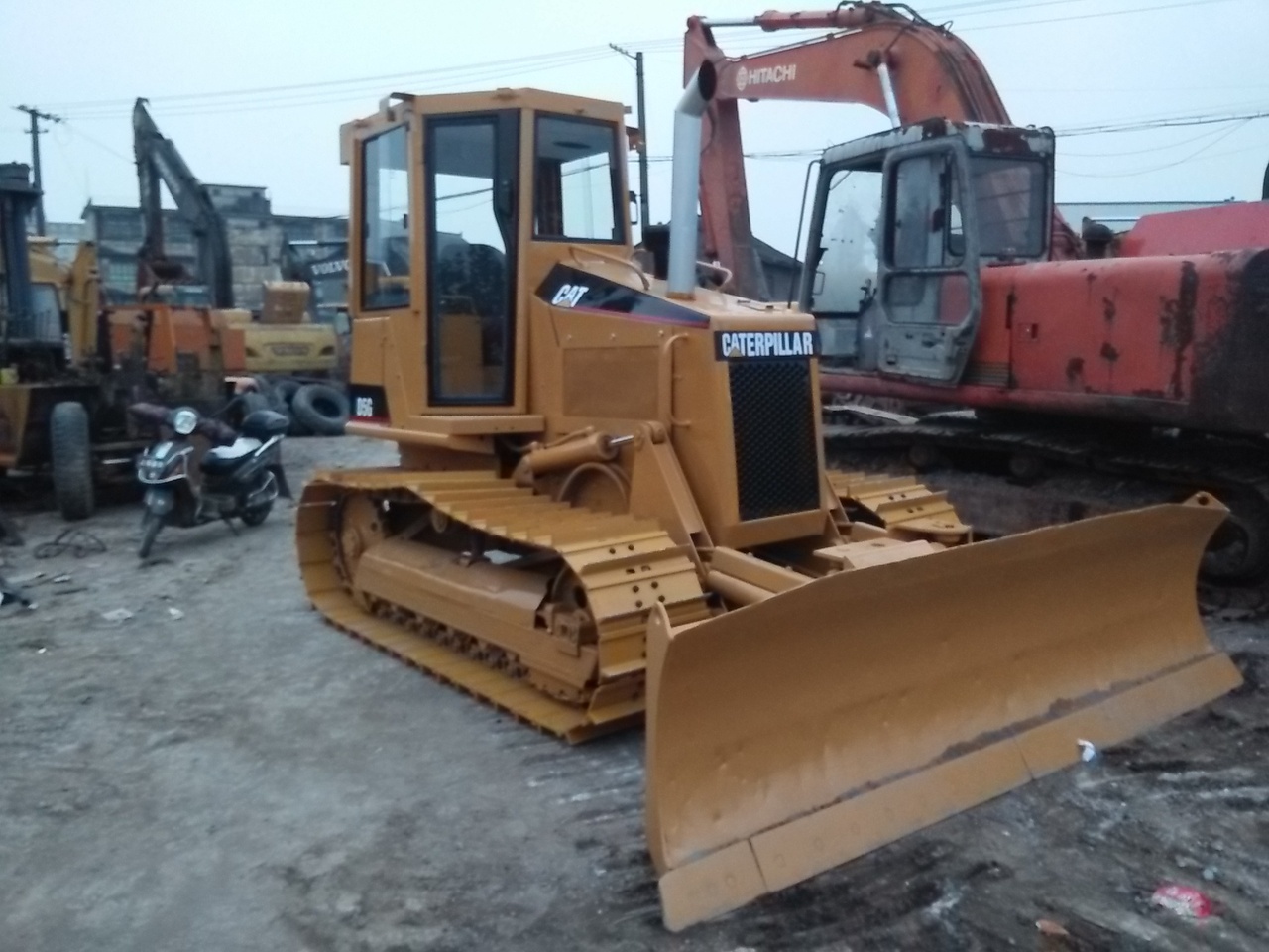 CATERPILLAR D5G - Bulldozer: photos 3 CATERPILLAR D5G - Bulldozer: photos 3
