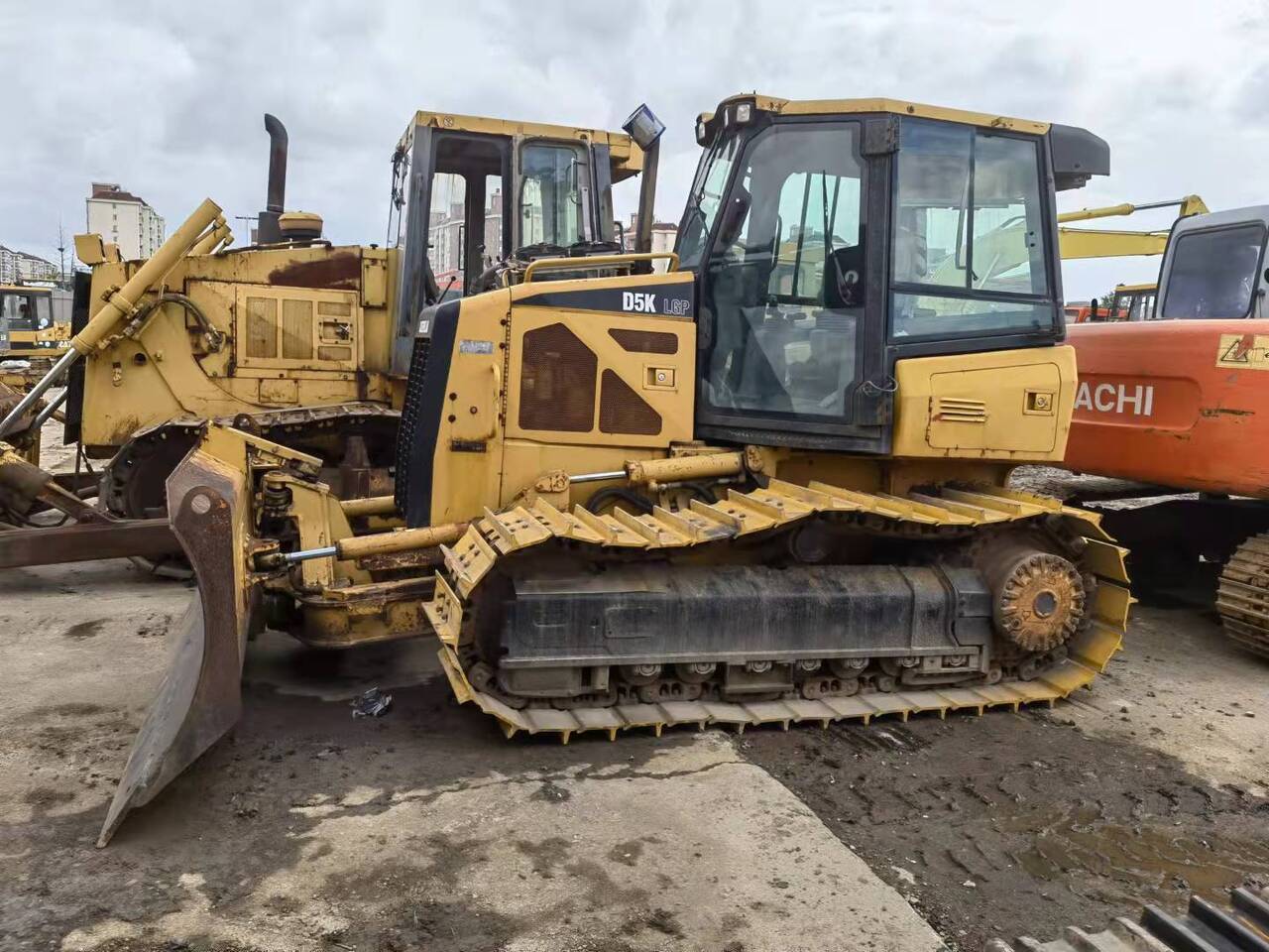 CATERPILLAR D5K - Bulldozer: photos 1 CATERPILLAR D5K - Bulldozer: photos 1