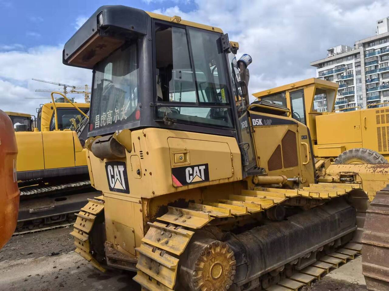 CATERPILLAR D5K - Bulldozer: photos 3 CATERPILLAR D5K - Bulldozer: photos 3