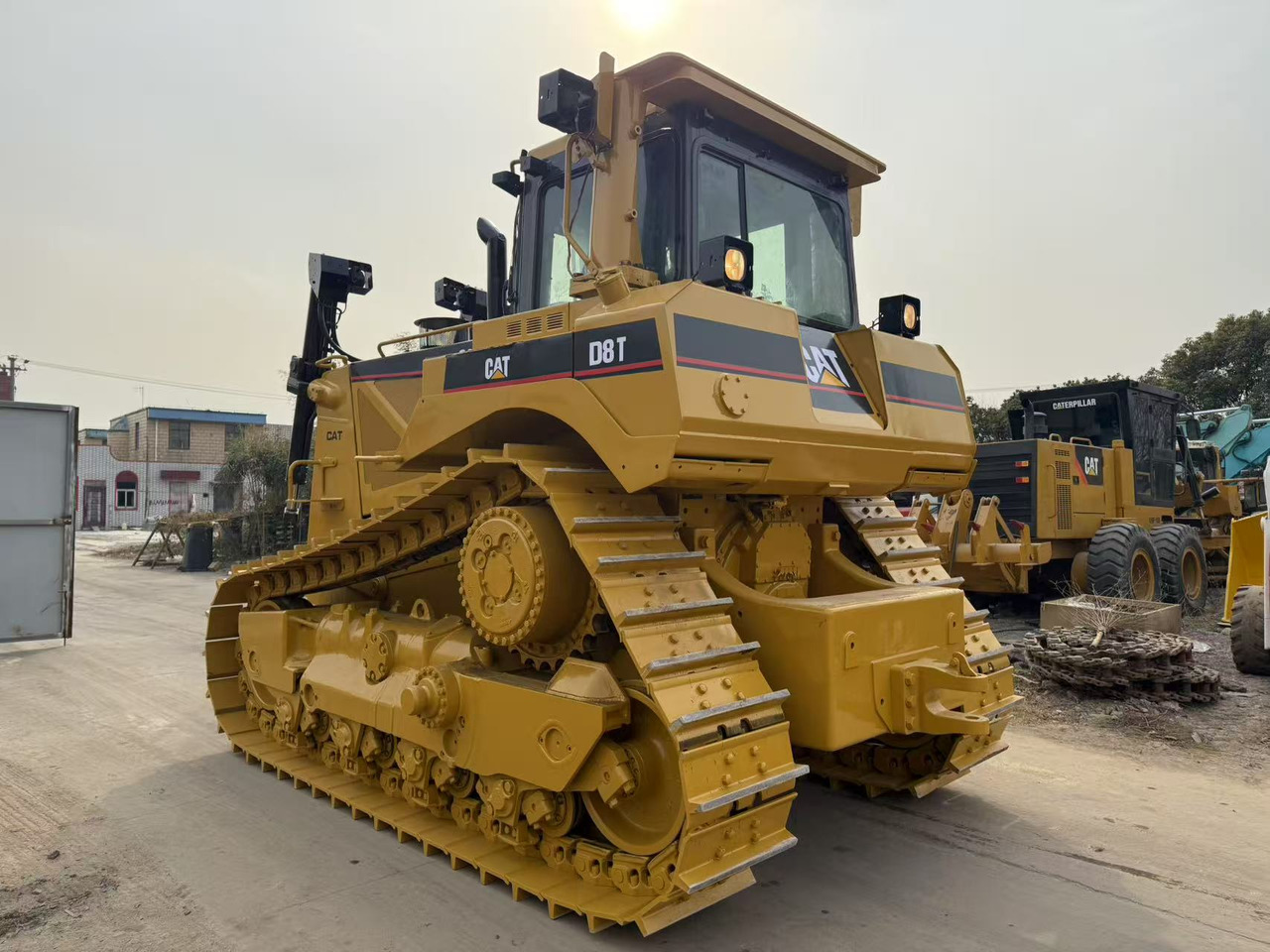 CATERPILLAR D8T - Bulldozer: photos 3 CATERPILLAR D8T - Bulldozer: photos 3