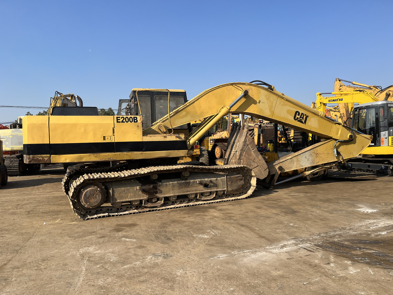 CATERPILLAR E200 - Pelle: photos 1 CATERPILLAR E200 - Pelle: photos 1
