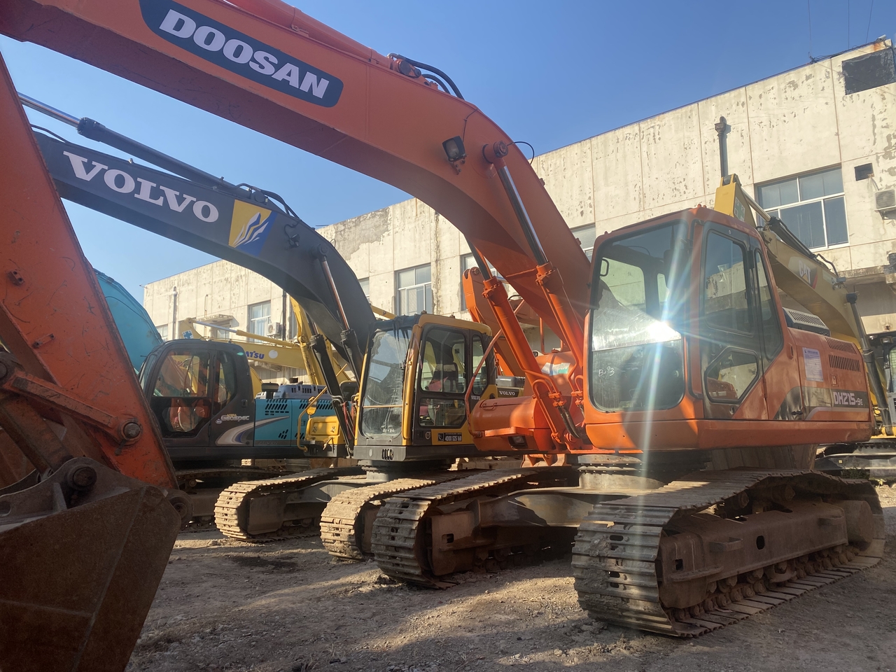 DOOSAN DH215-9E - Pelle sur chenille: photos 2 DOOSAN DH215-9E - Pelle sur chenille: photos 2