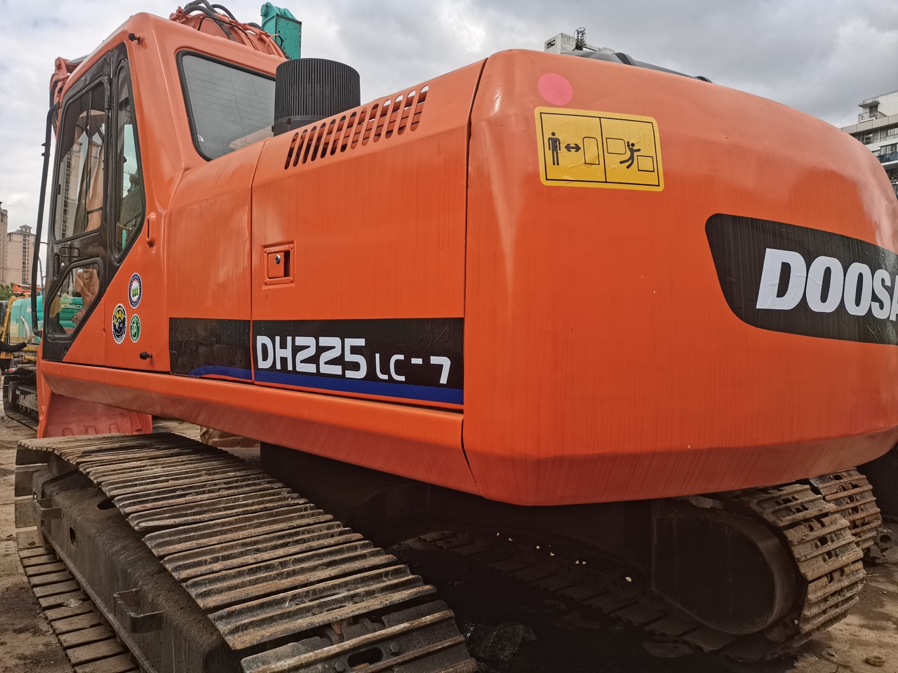 DOOSAN DH225LC-7 - Pelle sur chenille: photos 2 DOOSAN DH225LC-7 - Pelle sur chenille: photos 2