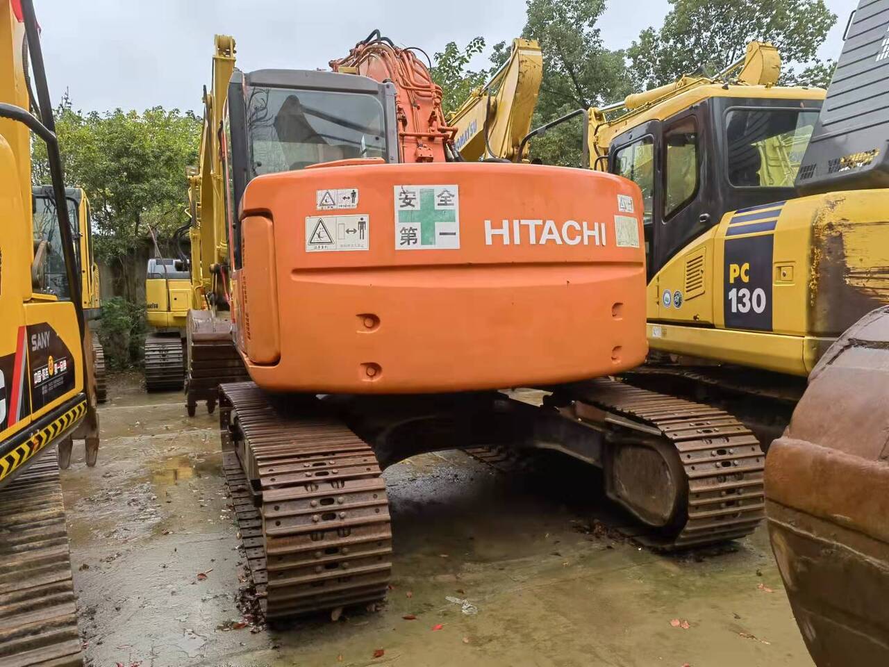 HITACHI Crawler excavator ZX135US - Pelle sur chenille: photos 3 HITACHI Crawler excavator ZX135US - Pelle sur chenille: photos 3