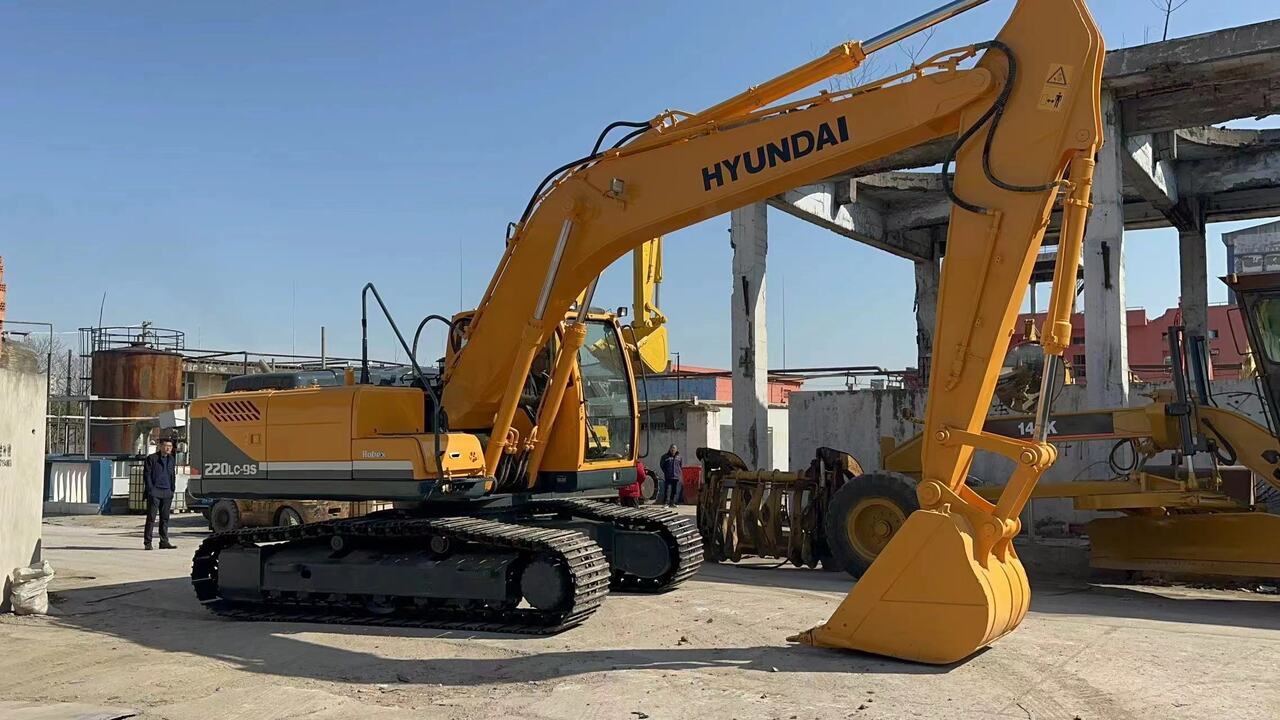 HYUNDAI 220LC-9S - Pelle sur chenille: photos 2 HYUNDAI 220LC-9S - Pelle sur chenille: photos 2