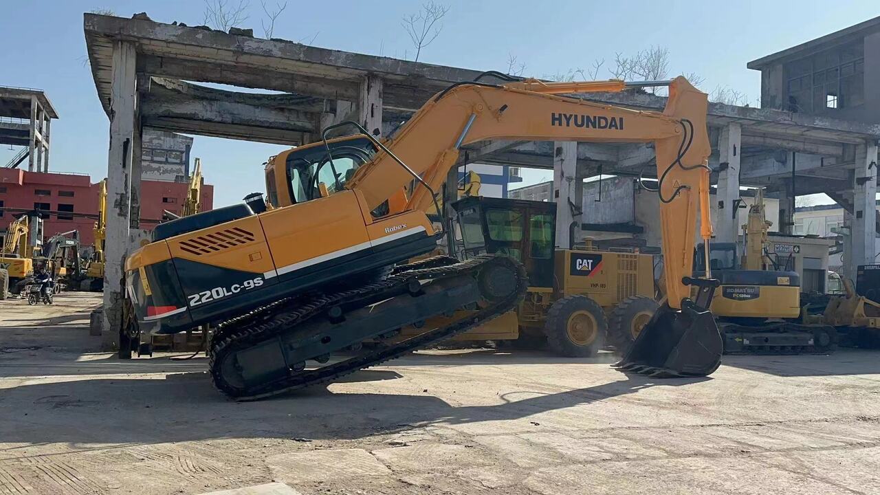 HYUNDAI 220LC-9S-excavator - Pelle sur chenille: photos 2 HYUNDAI 220LC-9S-excavator - Pelle sur chenille: photos 2
