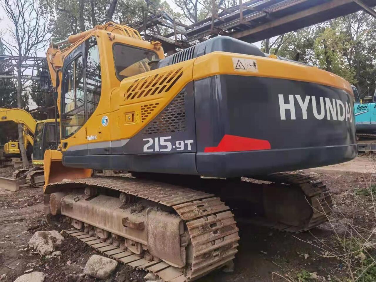 HYUNDAI R215-9T - Pelle sur chenille: photos 1 HYUNDAI R215-9T - Pelle sur chenille: photos 1