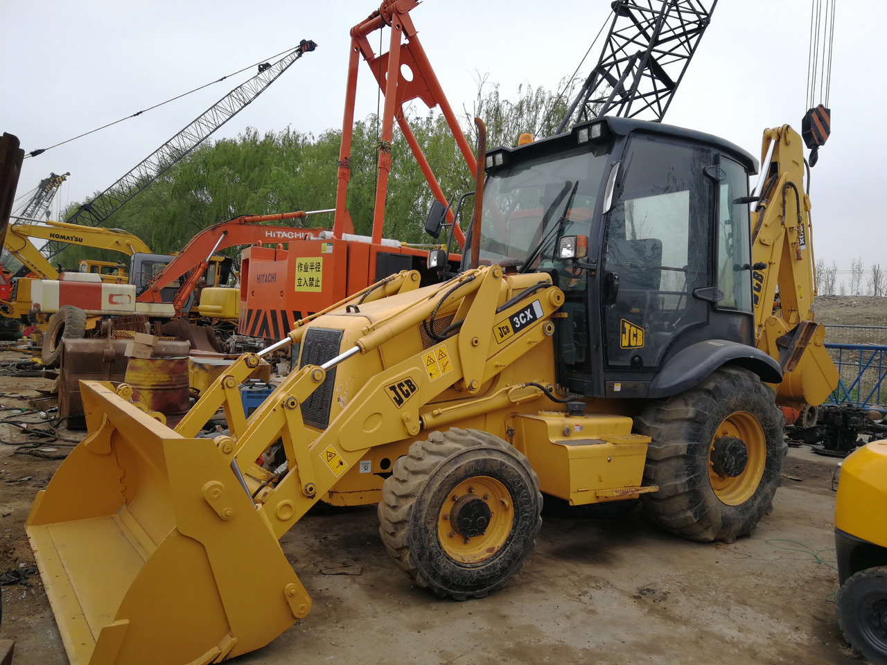 JCB 3CX - Tractopelle: photos 1 JCB 3CX - Tractopelle: photos 1