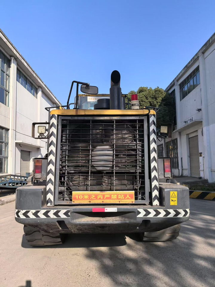 KOMATSU WA500-6 - Chargeuse sur pneus: photos 4 KOMATSU WA500-6 - Chargeuse sur pneus: photos 4