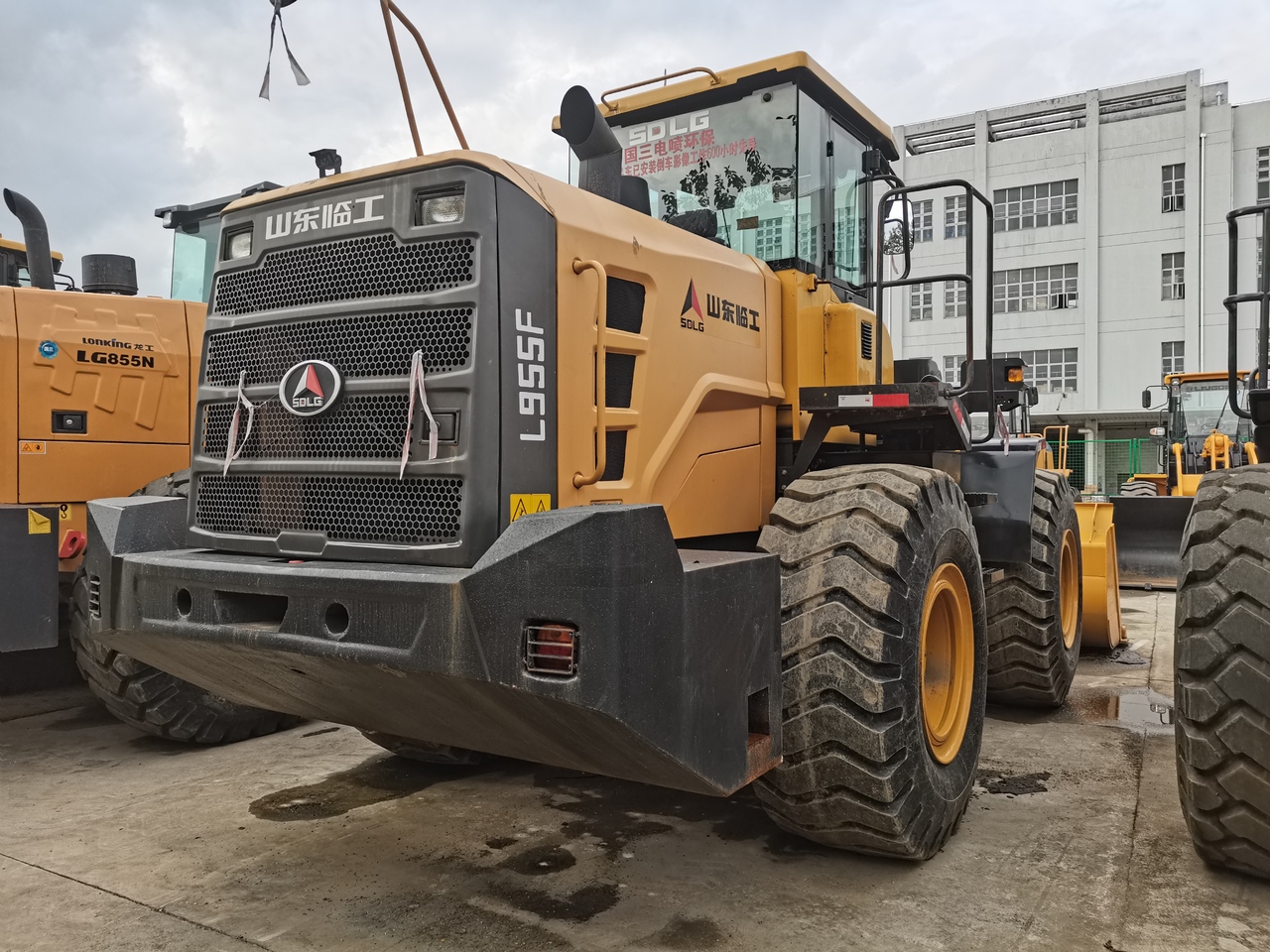 SDLG L955F - Chargeuse sur pneus: photos 3 SDLG L955F - Chargeuse sur pneus: photos 3