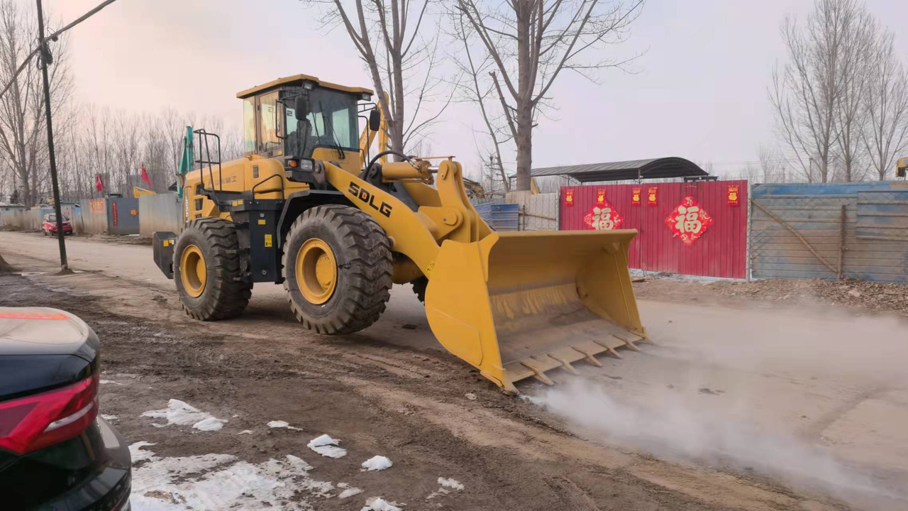 SDLG LG955F - Chargeuse sur pneus: photos 1 SDLG LG955F - Chargeuse sur pneus: photos 1