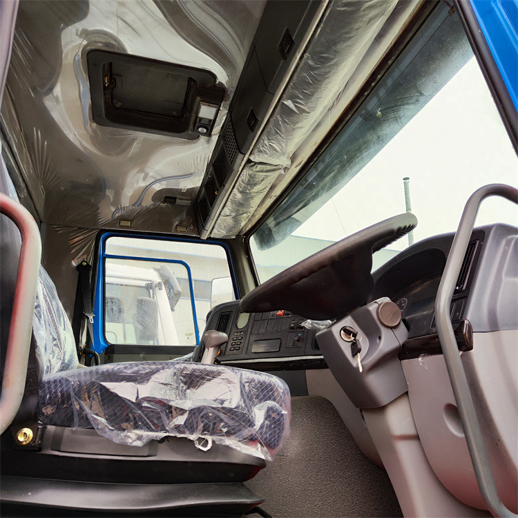 HOWO 6x4 336hp tractor - Tracteur routier: photos 5 HOWO 6x4 336hp tractor - Tracteur routier: photos 5