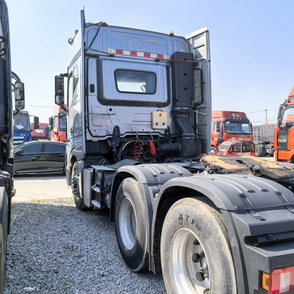 JAC 6x4 K7 - Tracteur routier: photos 4 JAC 6x4 K7 - Tracteur routier: photos 4