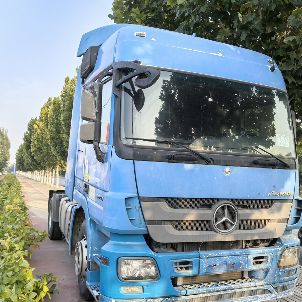 Mercedes-Benz 4x2-1841 - Tracteur routier: photos 3 Mercedes-Benz 4x2-1841 - Tracteur routier: photos 3