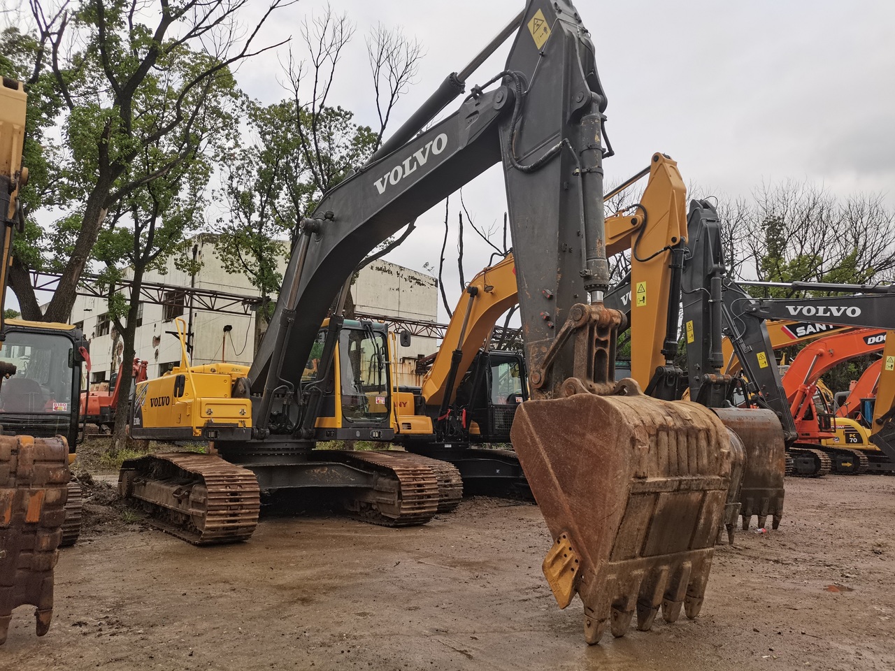 VOLVO EC290BLC - Pelle sur chenille: photos 3 VOLVO EC290BLC - Pelle sur chenille: photos 3