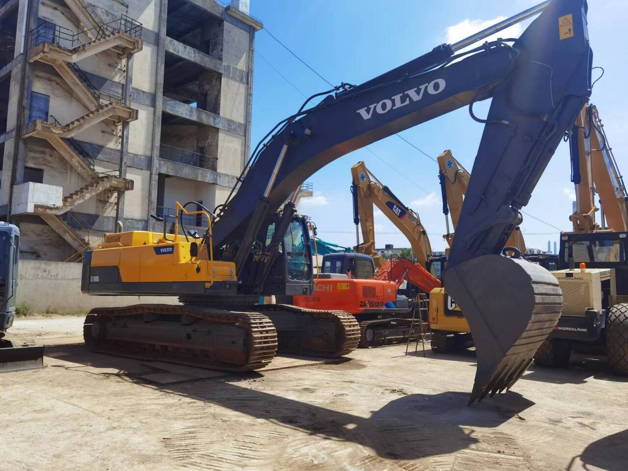 VOLVO EC480DL - Pelle sur chenille: photos 1 VOLVO EC480DL - Pelle sur chenille: photos 1