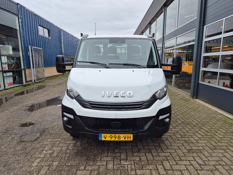 Iveco Daily 50C18 Pritsche 3.0D Euro 6 Hi-Matic GVW 3500 kg - Utilitaire plateau: photos 3 Iveco Daily 50C18 Pritsche 3.0D Euro 6 Hi-Matic GVW 3500 kg - Utilitaire plateau: photos 3