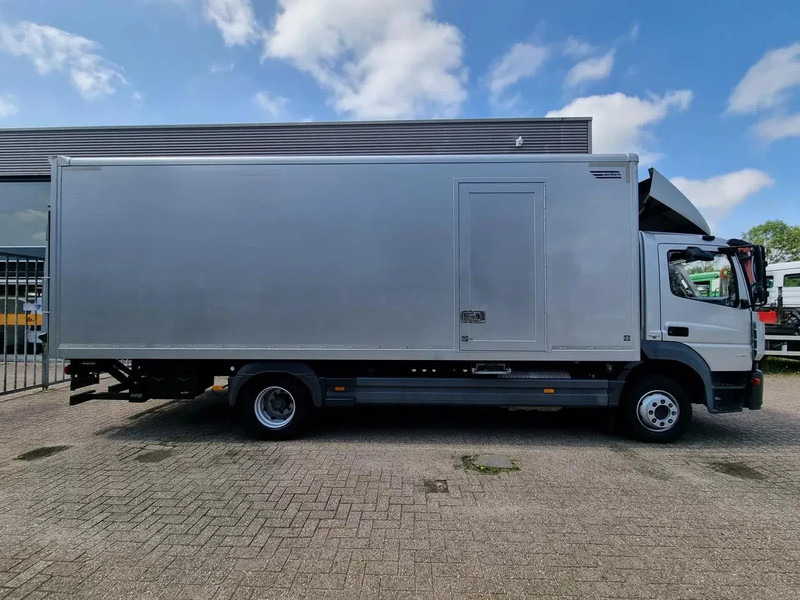 Mercedes-Benz Atego 1218 Koffer/ Ladebordwand/ Airco/ Grau Metallic - Camion fourgon: photos 2 Mercedes-Benz Atego 1218 Koffer/ Ladebordwand/ Airco/ Grau Metallic - Camion fourgon: photos 2