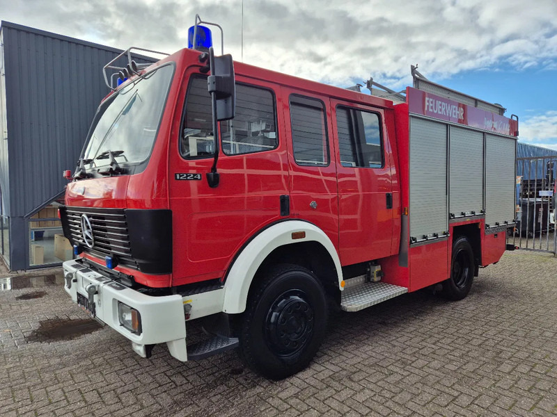 Mercedes-Benz SK 1224 4x4 FIRETRUCK/ FEUERWEHR/ 2400L TANK/ EXPEDITION - Camion de pompier: photos 5 Mercedes-Benz SK 1224 4x4 FIRETRUCK/ FEUERWEHR/ 2400L TANK/ EXPEDITION - Camion de pompier: photos 5