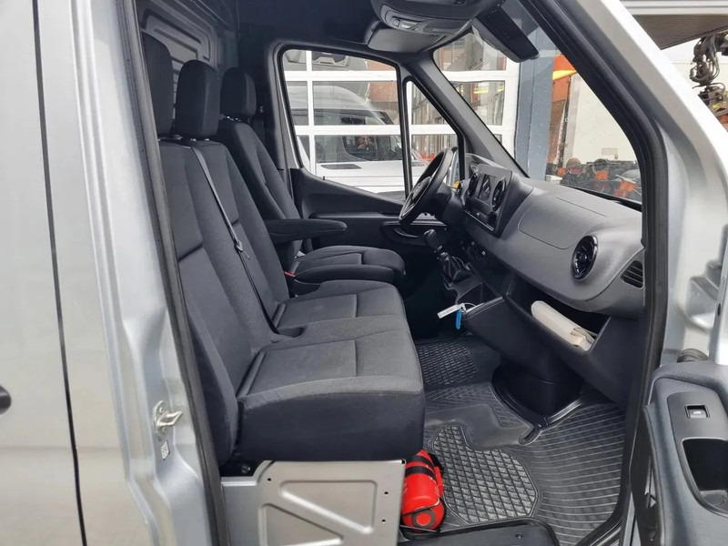 Mercedes-Benz Sprinter 314 CDI L2H2 EURO 6/ Airco/ Navi/ Camera - Fourgon utilitaire: photos 2 Mercedes-Benz Sprinter 314 CDI L2H2 EURO 6/ Airco/ Navi/ Camera - Fourgon utilitaire: photos 2