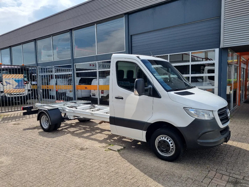 Mercedes-Benz Sprinter 516 CDI Chassis Cabine 4.33 WB GVW 3500 kg Euro 6 - Utilitaire plateau: photos 1 Mercedes-Benz Sprinter 516 CDI Chassis Cabine 4.33 WB GVW 3500 kg Euro 6 - Utilitaire plateau: photos 1