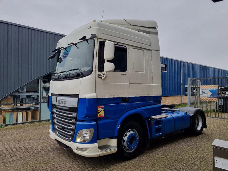 DAF XF 106.440 EURO 6/ Intarder/ Webasto/ ADR / Klima - Tracteur routier: photos 4 DAF XF 106.440 EURO 6/ Intarder/ Webasto/ ADR / Klima - Tracteur routier: photos 4
