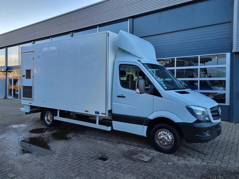 Mercedes-Benz Sprinter 513 CDI/ Foodtruck/ Verkoopwagen/ Camper - Véhicule utilitaire: photos 1 Mercedes-Benz Sprinter 513 CDI/ Foodtruck/ Verkoopwagen/ Camper - Véhicule utilitaire: photos 1