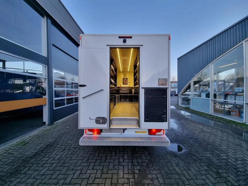 Mercedes-Benz Sprinter 513 CDI/ Foodtruck/ Verkoopwagen/ Camper - Véhicule utilitaire: photos 2 Mercedes-Benz Sprinter 513 CDI/ Foodtruck/ Verkoopwagen/ Camper - Véhicule utilitaire: photos 2