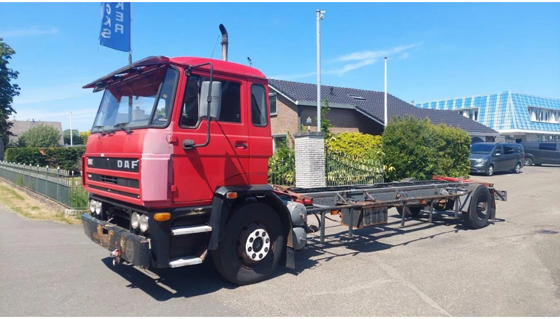 DAF 1900 4X2 HOLLAND TUCK FULL STEEL SUSPENSION MANUAL GEARBOX - Châssis cabine: photos 1 DAF 1900 4X2 HOLLAND TUCK FULL STEEL SUSPENSION MANUAL GEARBOX - Châssis cabine: photos 1