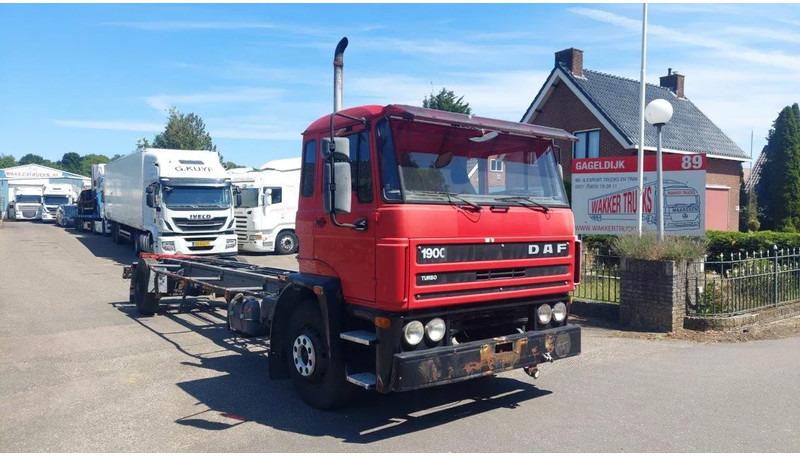 DAF 1900 4X2 HOLLAND TUCK FULL STEEL SUSPENSION MANUAL GEARBOX - Châssis cabine: photos 3 DAF 1900 4X2 HOLLAND TUCK FULL STEEL SUSPENSION MANUAL GEARBOX - Châssis cabine: photos 3