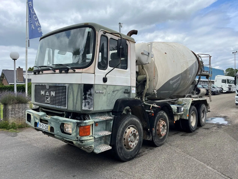 MAN 35.302 8x4 FULL STEEL SPRING MANUAL ZF GEARBOX !!! 6 CILINDER !!! - Camion malaxeur: photos 1 MAN 35.302 8x4 FULL STEEL SPRING MANUAL ZF GEARBOX !!! 6 CILINDER !!! - Camion malaxeur: photos 1