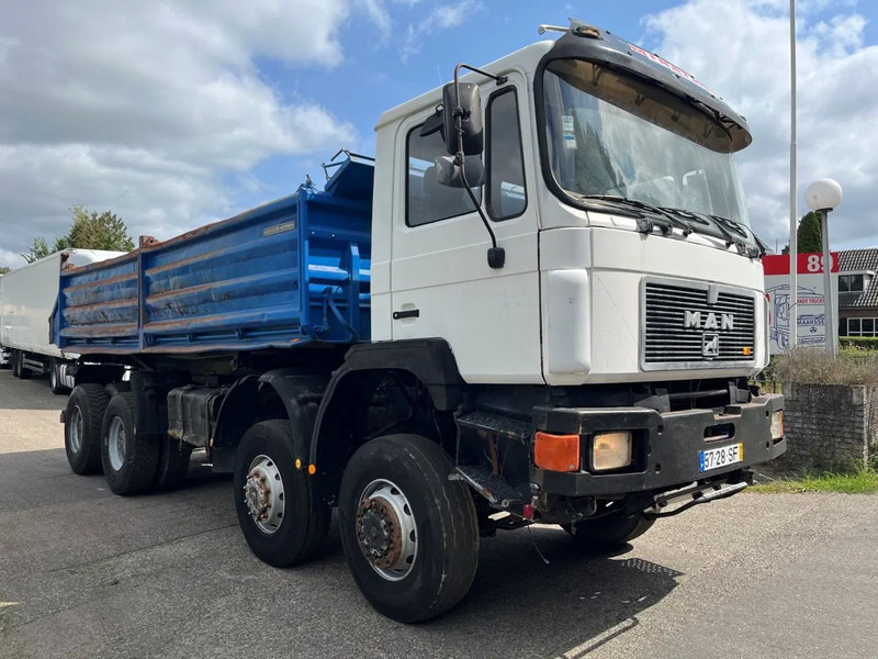 MAN 35.372 35 302 8X6 KIPPER MANUAL ZF GEARBOX FULL STEEL SPRING - Camion benne: photos 4 MAN 35.372 35 302 8X6 KIPPER MANUAL ZF GEARBOX FULL STEEL SPRING - Camion benne: photos 4