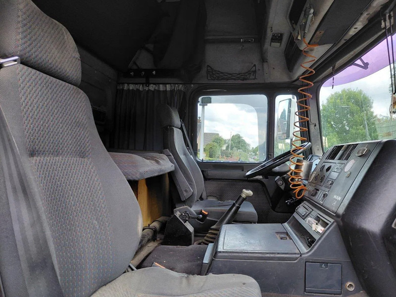 MAN 19.463 F2000 460 HP MANUAL ZF GEARBOX PERFECT CONDITION - Tracteur routier: photos 5 MAN 19.463 F2000 460 HP MANUAL ZF GEARBOX PERFECT CONDITION - Tracteur routier: photos 5