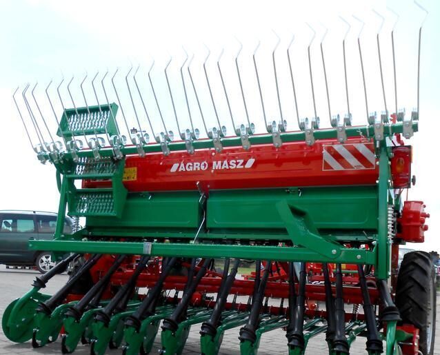 AGRO-MASZ SR-250 / SEMBRADORA - Semoir: photos 1 AGRO-MASZ SR-250 / SEMBRADORA - Semoir: photos 1