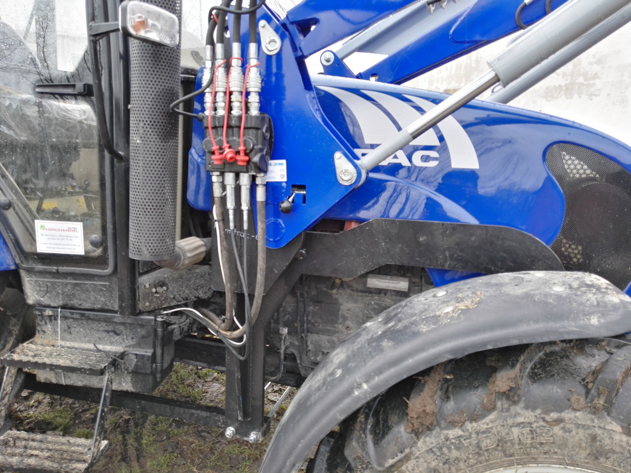 Metal-Technik Frontlader LANDINI / Ładowacz czołowy do LANDINI - Chargeur frontal pour tracteur pour Tracteur agricole: photos 4 Metal-Technik Frontlader LANDINI / Ładowacz czołowy do LANDINI - Chargeur frontal pour tracteur pour Tracteur agricole: photos 4