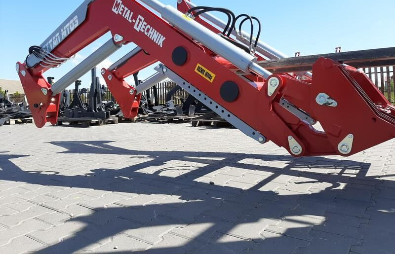 Metal-Technik Frontlader für DEUTZ-FAHR DX 6.11, DX 6.17, DX 6.30 / Ładowacz c - Chargeur frontal pour tracteur: photos 3 Metal-Technik Frontlader für DEUTZ-FAHR DX 6.11, DX 6.17, DX 6.30 / Ładowacz c - Chargeur frontal pour tracteur: photos 3