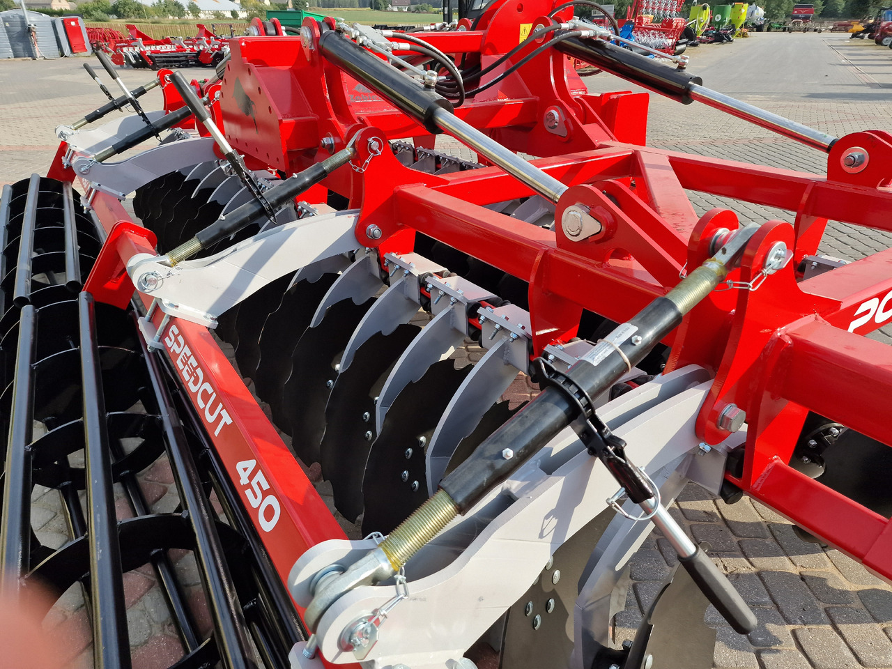 Zabiel Brona talerzowa 4,5m - Cover crop: photos 3 Zabiel Brona talerzowa 4,5m - Cover crop: photos 3