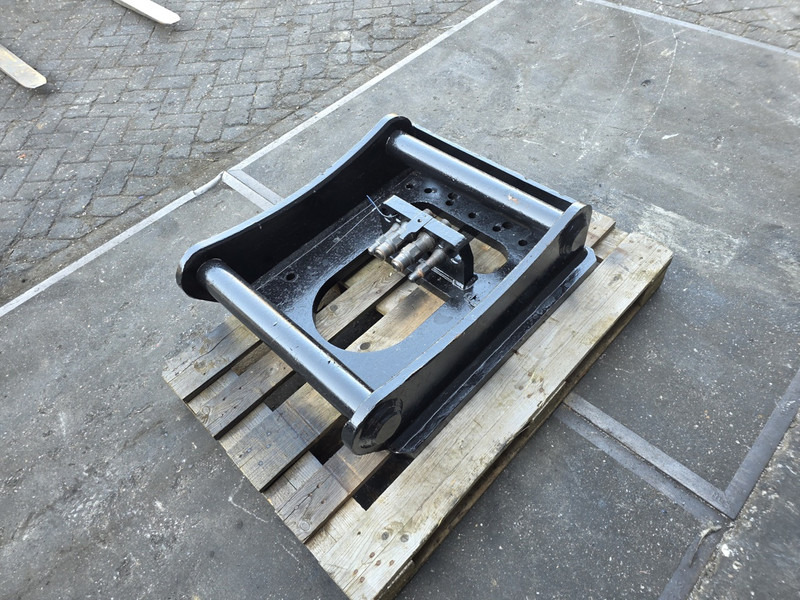Fuchs fqc sennebogen adaptor plate FQC liebherr sennebogen fqc plate shear - Attache rapide pour Engins de chantier: photos 5 Fuchs fqc sennebogen adaptor plate FQC liebherr sennebogen fqc plate shear - Attache rapide pour Engins de chantier: photos 5