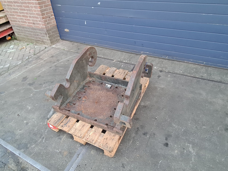 Kopplaat adaptor plate cw45 breedt - Attache rapide pour Engins de chantier: photos 1 Kopplaat adaptor plate cw45 breedt - Attache rapide pour Engins de chantier: photos 1