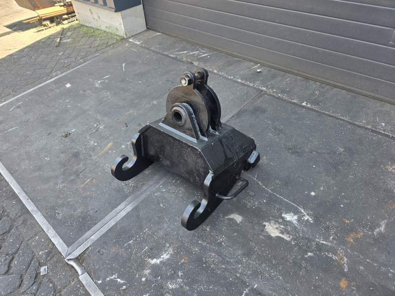 Kopplaat cw 30 aanbouwplaat cw 40 adaptor plate cw 30 head plate cw 40 - Attache rapide pour Engins de chantier: photos 1 Kopplaat cw 30 aanbouwplaat cw 40 adaptor plate cw 30 head plate cw 40 - Attache rapide pour Engins de chantier: photos 1