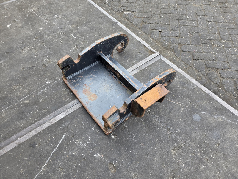 Kopplaat cw30 cw 40 adaptorplate cw30 cw40 - Attache rapide pour Engins de chantier: photos 3 Kopplaat cw30 cw 40 adaptorplate cw30 cw40 - Attache rapide pour Engins de chantier: photos 3