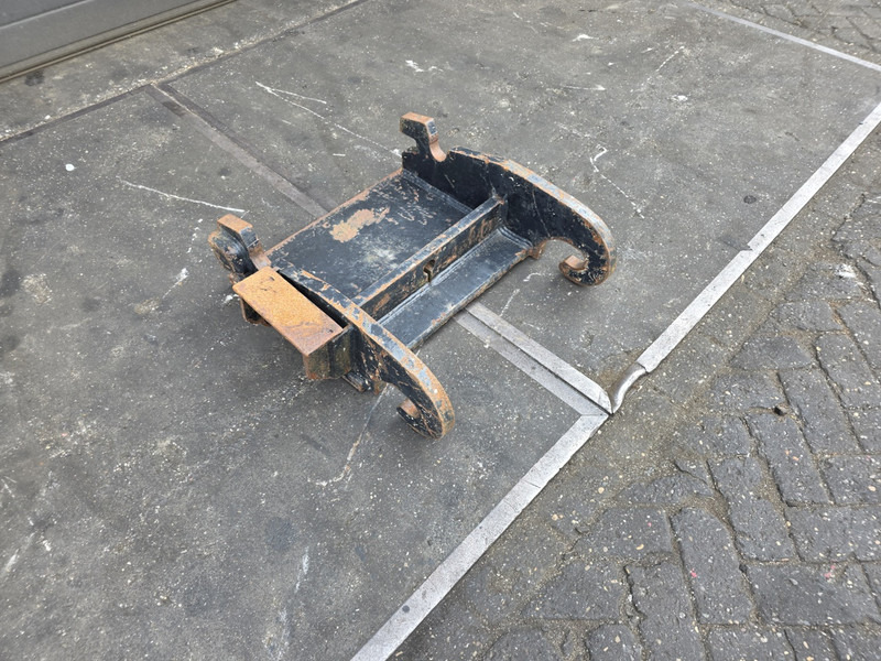 Kopplaat cw30 cw 40 adaptorplate cw30 cw40 - Attache rapide pour Engins de chantier: photos 2 Kopplaat cw30 cw 40 adaptorplate cw30 cw40 - Attache rapide pour Engins de chantier: photos 2