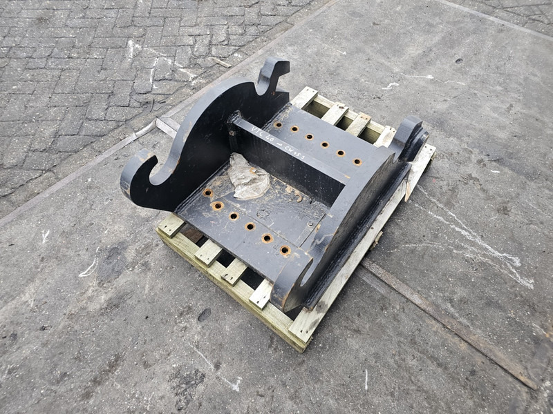 Kopplaat cw45 s cat patroon verachtert patroon - Attache rapide pour Engins de chantier: photos 4 Kopplaat cw45 s cat patroon verachtert patroon - Attache rapide pour Engins de chantier: photos 4
