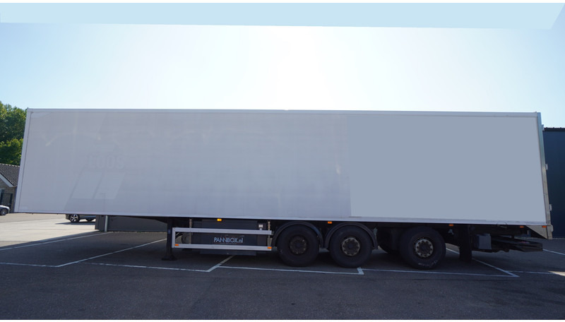 H.T.F. 3 AXLE FRIGO TRAILER CARRIER VECTOR 1800 - Semi-remorque frigorifique: photos 1 H.T.F. 3 AXLE FRIGO TRAILER CARRIER VECTOR 1800 - Semi-remorque frigorifique: photos 1