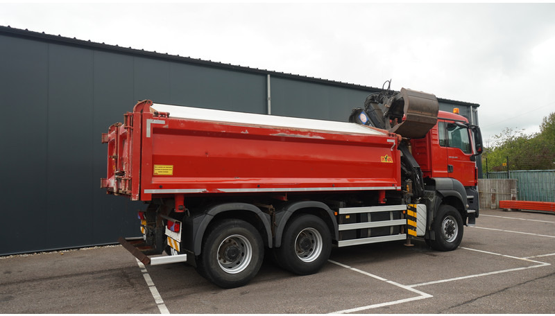 Crédit-bail de MAN TGS 28.400 6X6 2 SIDE TIPPER WITH HMF 1643 CRANE 376.400KM MAN TGS 28.400 6X6 2 SIDE TIPPER WITH HMF 1643 CRANE 376.400KM: photos 8