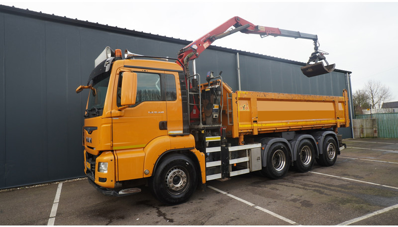 MAN TGS 35.440 8X4 2 SIDE TIPPER WITH HMF Z 1943 CRANE 415.000KM - Camion grue: photos 3 MAN TGS 35.440 8X4 2 SIDE TIPPER WITH HMF Z 1943 CRANE 415.000KM - Camion grue: photos 3