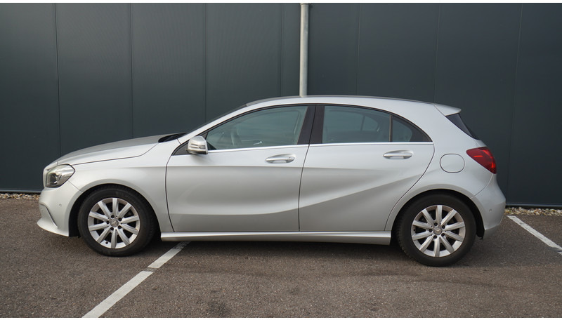 Mercedes-Benz A180d EURO6 - Minibus, Transport de personnes: photos 1 Mercedes-Benz A180d EURO6 - Minibus, Transport de personnes: photos 1