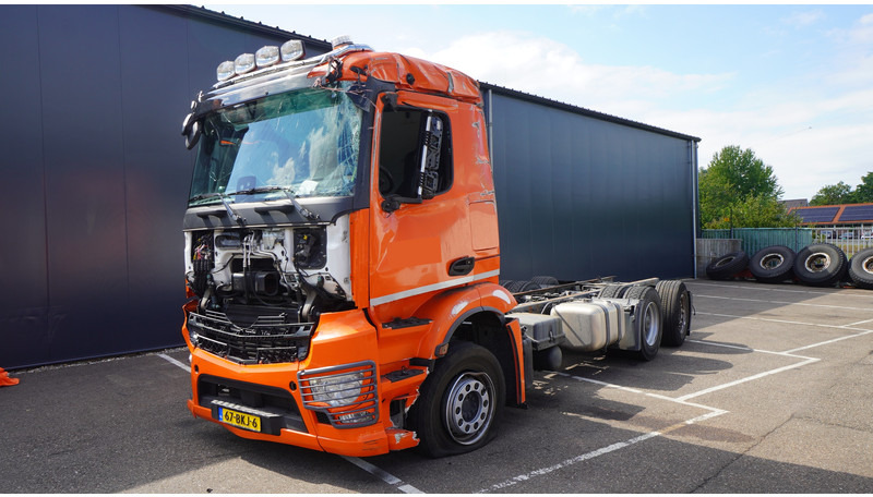 Mercedes-Benz ANTOS 2843 6x2 DAMAGED VEHICLE - Châssis cabine: photos 2 Mercedes-Benz ANTOS 2843 6x2 DAMAGED VEHICLE - Châssis cabine: photos 2